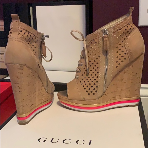 Platform heels - Picture 1 of 4